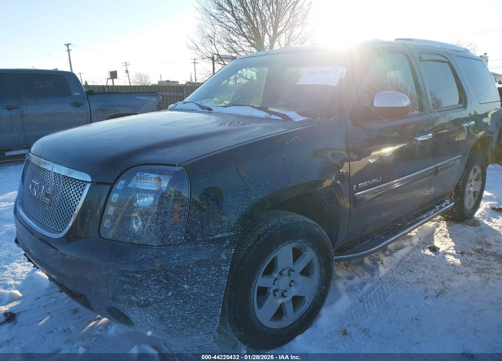 2007 GMC YUKON DENALI VIN: 1GKFK63897J336148