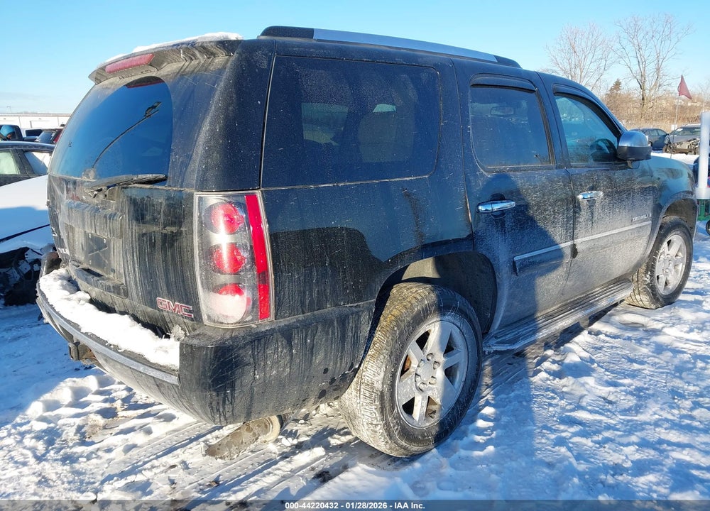 2007 GMC YUKON DENALI VIN: 1GKFK63897J336148