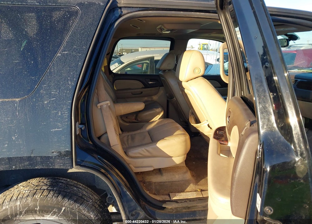 2007 GMC YUKON DENALI VIN: 1GKFK63897J336148
