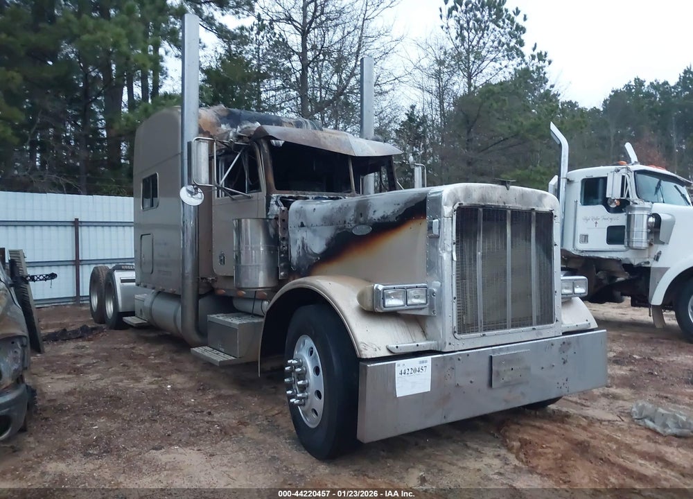 2003 PETERBILT 379 VIN: 1XP5DB9X13D588850