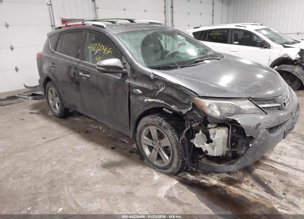 2015 TOYOTA RAV4 XLE VIN: 2T3WFREV9FW195487