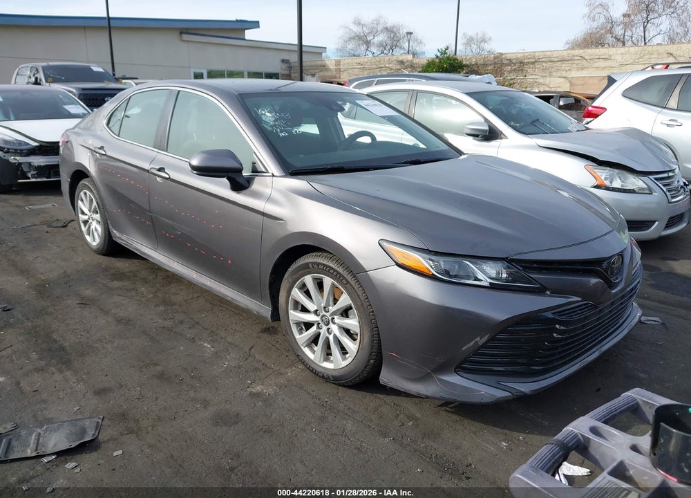 2019 TOYOTA CAMRY LE VIN: 4T1B11HK6KU802495
