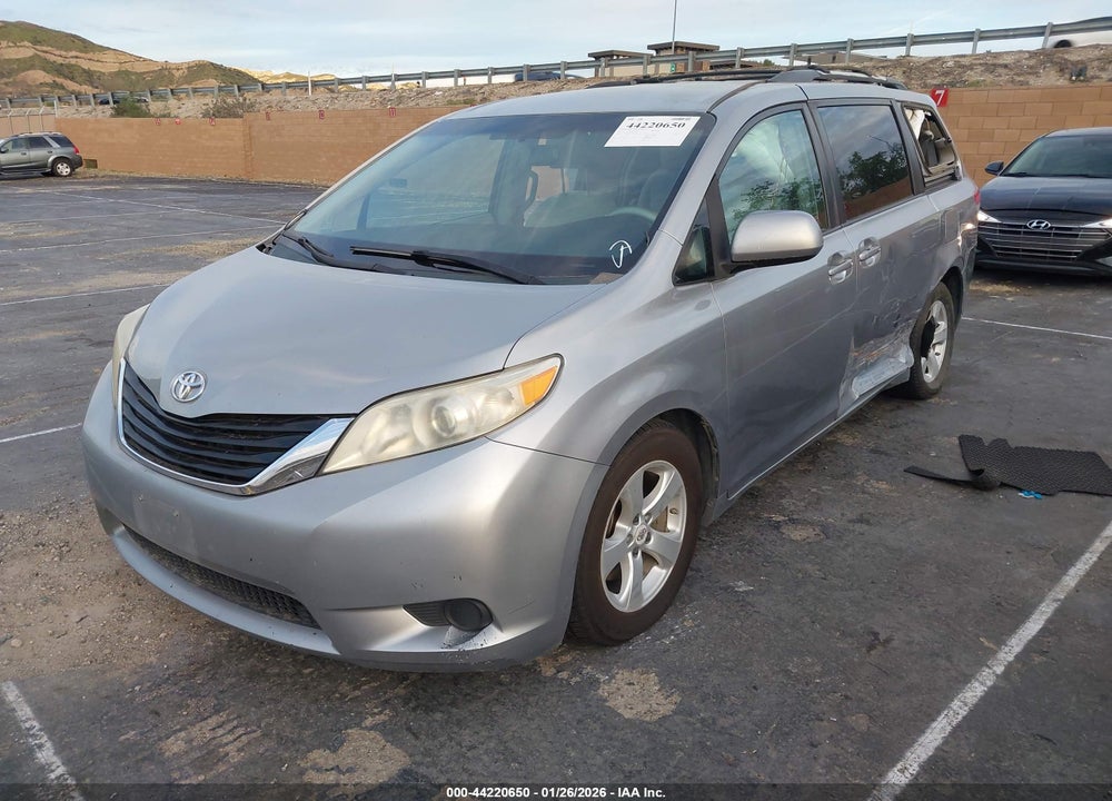 2011 TOYOTA SIENNA LE V6 VIN: 5TDKK3DC6BS019483