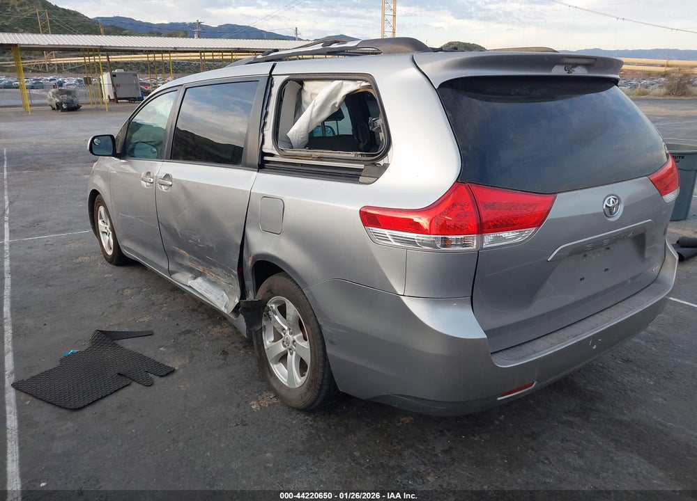 2011 TOYOTA SIENNA LE V6 VIN: 5TDKK3DC6BS019483