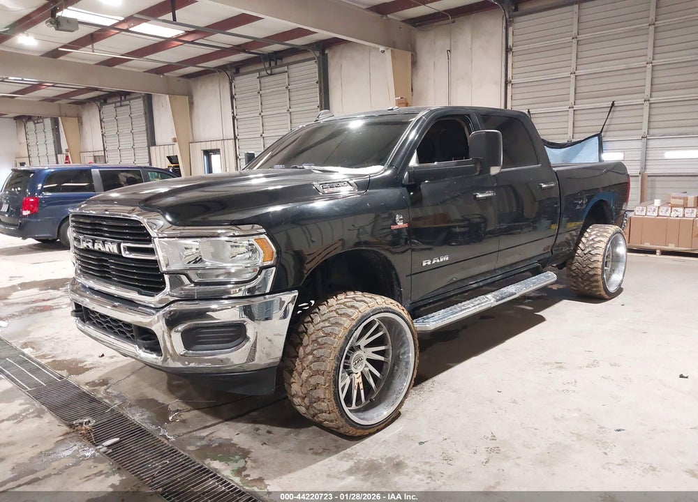 2019 RAM 2500 BIG HORN  4X4 6'4 BOX VIN: 3C6UR5DL5KG605663