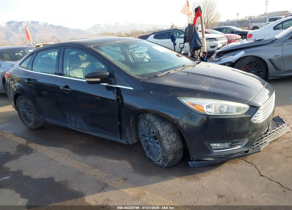 2015 FORD FOCUS TITANIUM VIN: 1FADP3J21FL241223