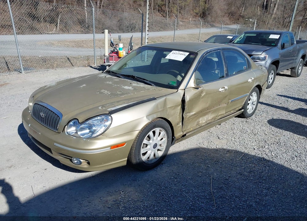 2002 HYUNDAI SONATA GLS/LX VIN: KMHWF35H62A555228