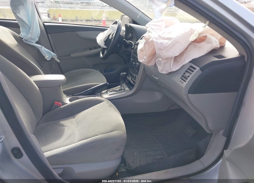 2011 TOYOTA COROLLA LE VIN: 2T1BU4EE1BC592977