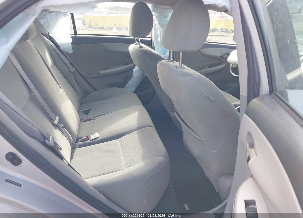 2011 TOYOTA COROLLA LE VIN: 2T1BU4EE1BC592977