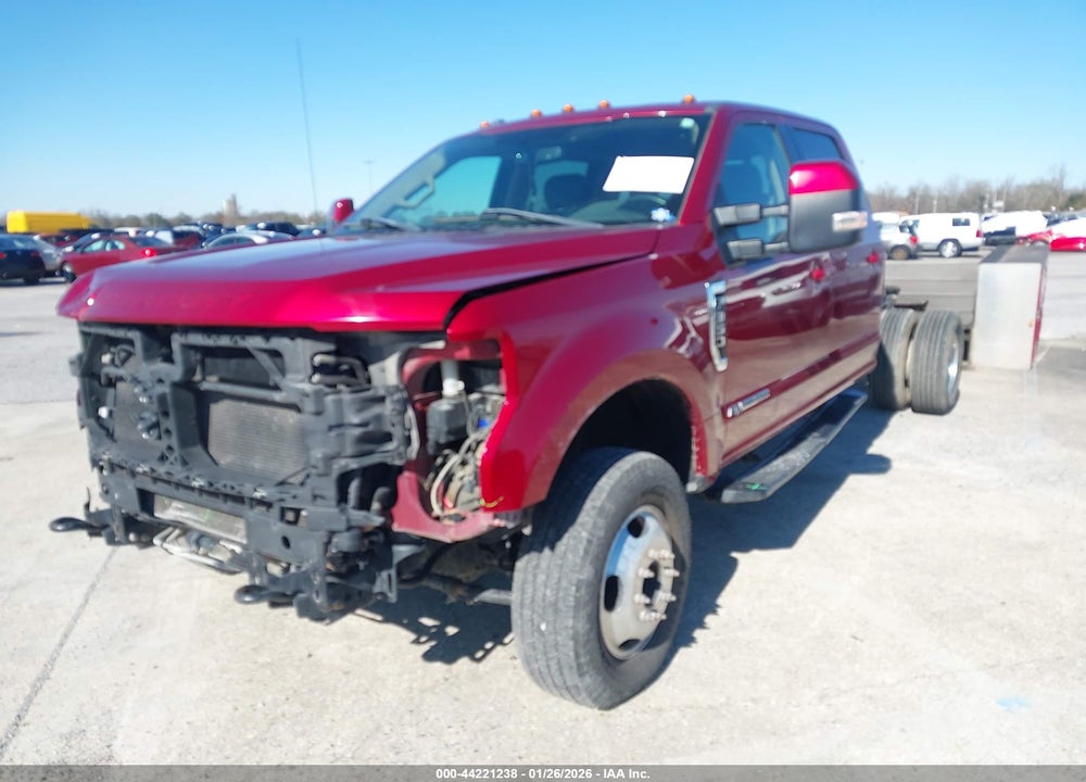 2019 FORD F-350 CHASSIS LARIAT VIN: 1FD8W3HT1KED19023