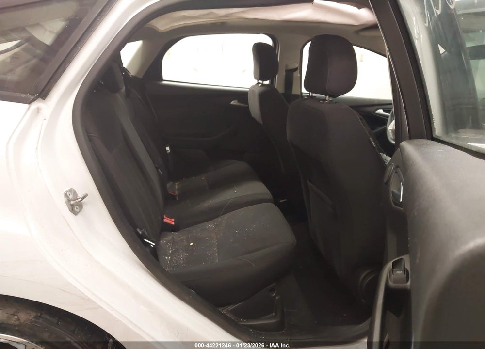 2018 FORD FOCUS SEL VIN: 1FADP3M21JL203303