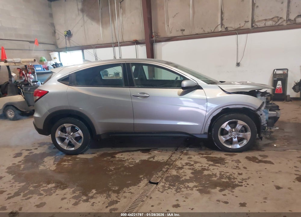 2022 HONDA HR-V AWD LX VIN: 3CZRU6H37NM739426
