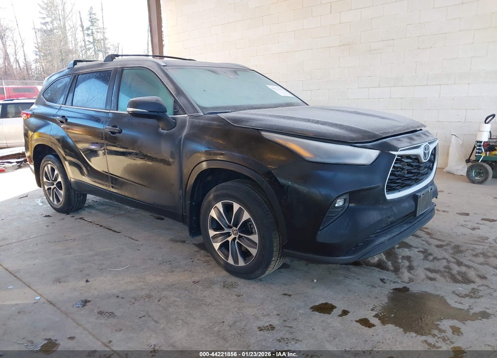 2023 TOYOTA HIGHLANDER XLE VIN: 5TDKDRBH7PS518554