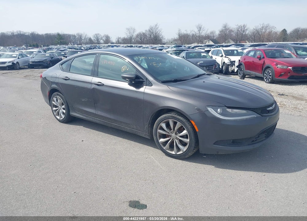 2015 CHRYSLER 200 S VIN: 1C3CCCBB4FN636117