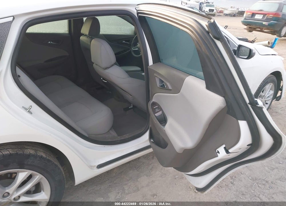 2018 CHEVROLET MALIBU LT VIN: 1G1ZD5ST2JF195879