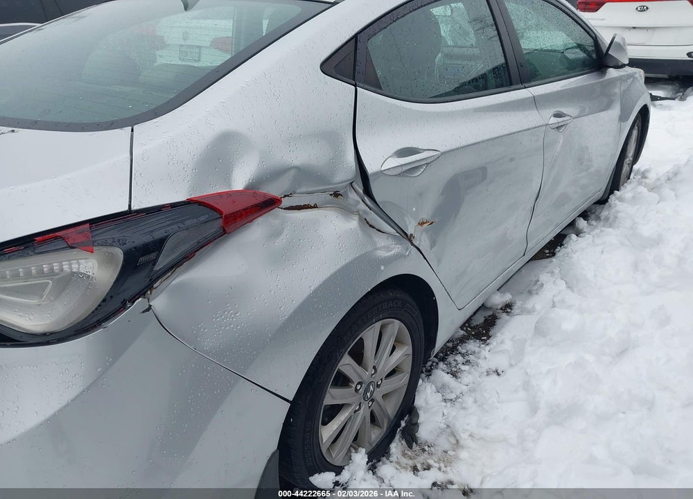 2015 HYUNDAI ELANTRA SE VIN: 5NPDH4AE8FH638116