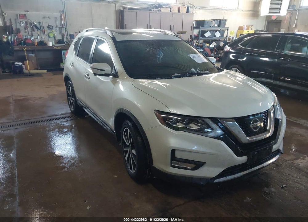 2017 NISSAN ROGUE VIN: 5N1AT2MV3HC858856