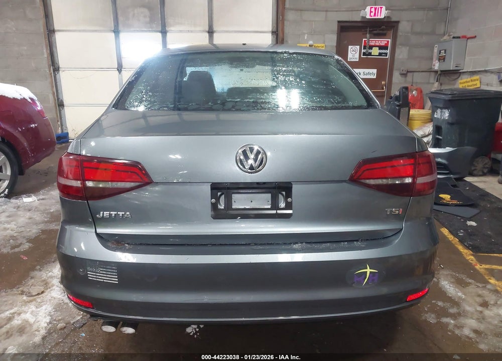 2017 VOLKSWAGEN JETTA 1.4T S VIN: 3VW2B7AJ5HM221666