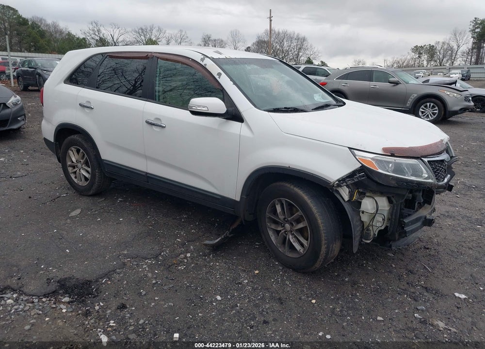 2015 KIA SORENTO LX VIN: 5XYKT3A67FG628659