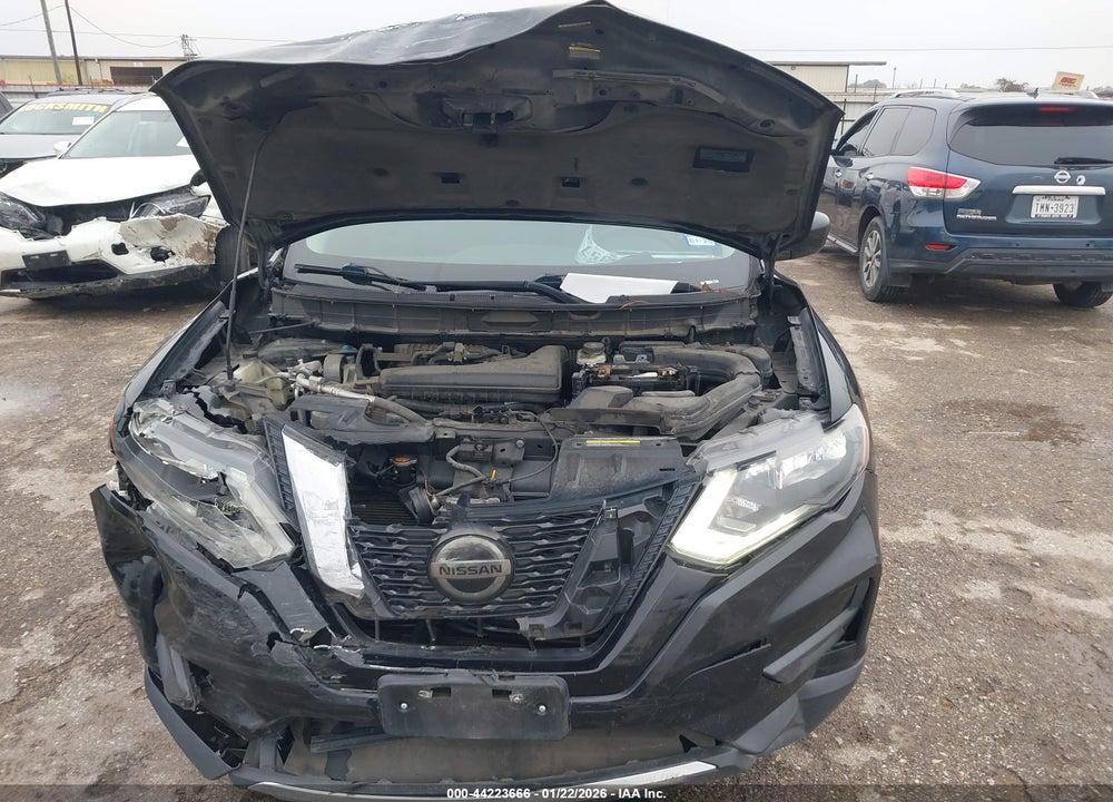 2019 NISSAN ROGUE S VIN: 5N1AT2MT7KC747622