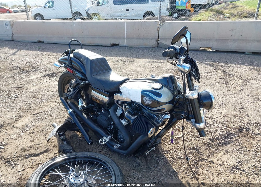 2013 HARLEY-DAVIDSON FXDWG DYNA WIDE GLIDE VIN: 1HD1GPM11DC326985