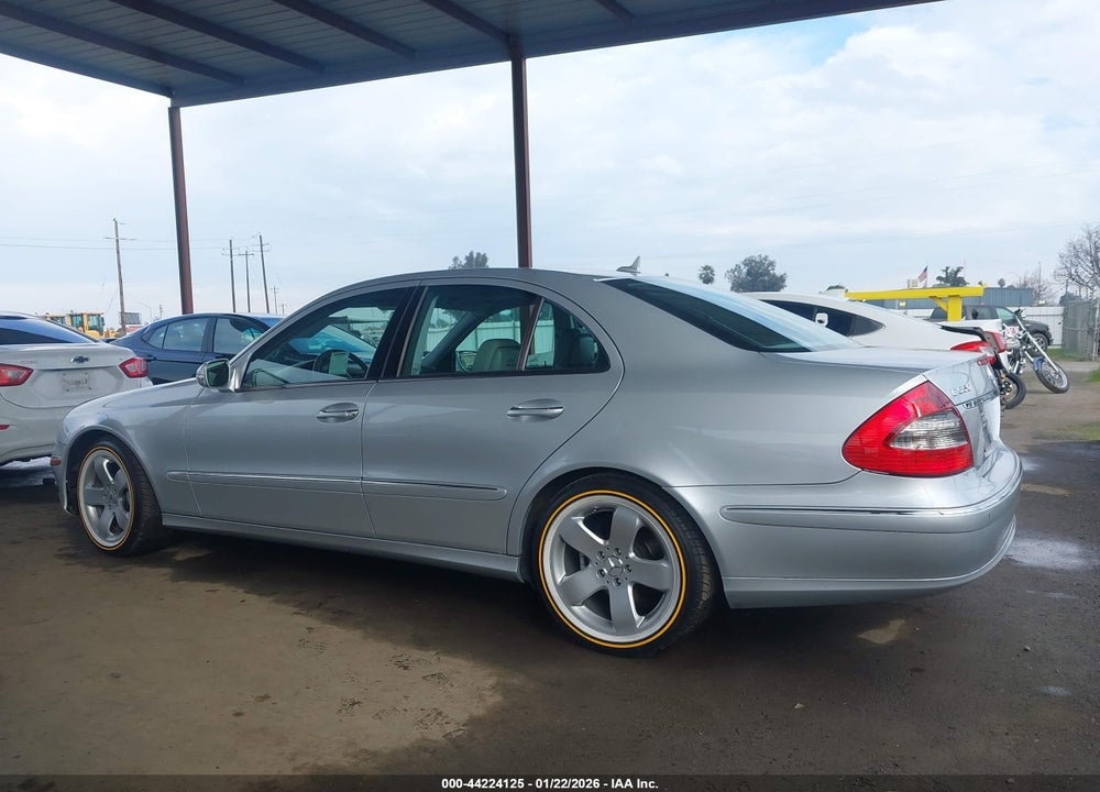 2007 MERCEDES-BENZ E 550 VIN: WDBUF72X07B065267