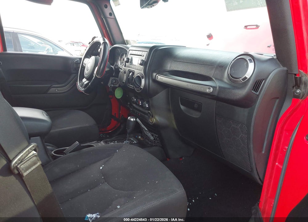 2016 JEEP WRANGLER UNLIMITED SPORT VIN: 1C4BJWDG0GL101578