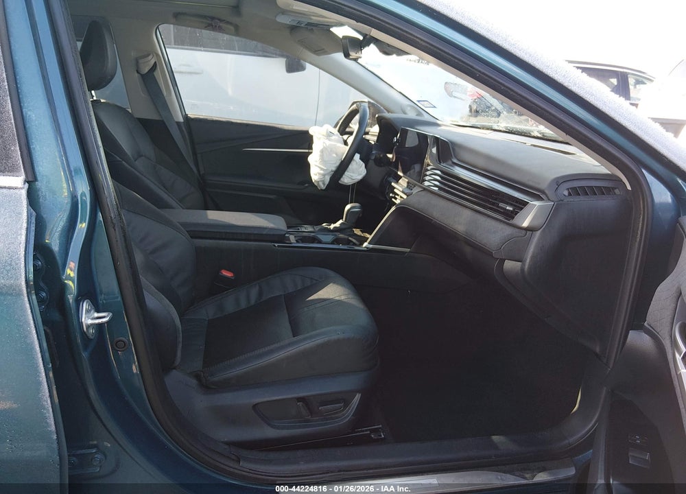 2025 TOYOTA CAMRY XLE VIN: 4T1DAACK5SU541859