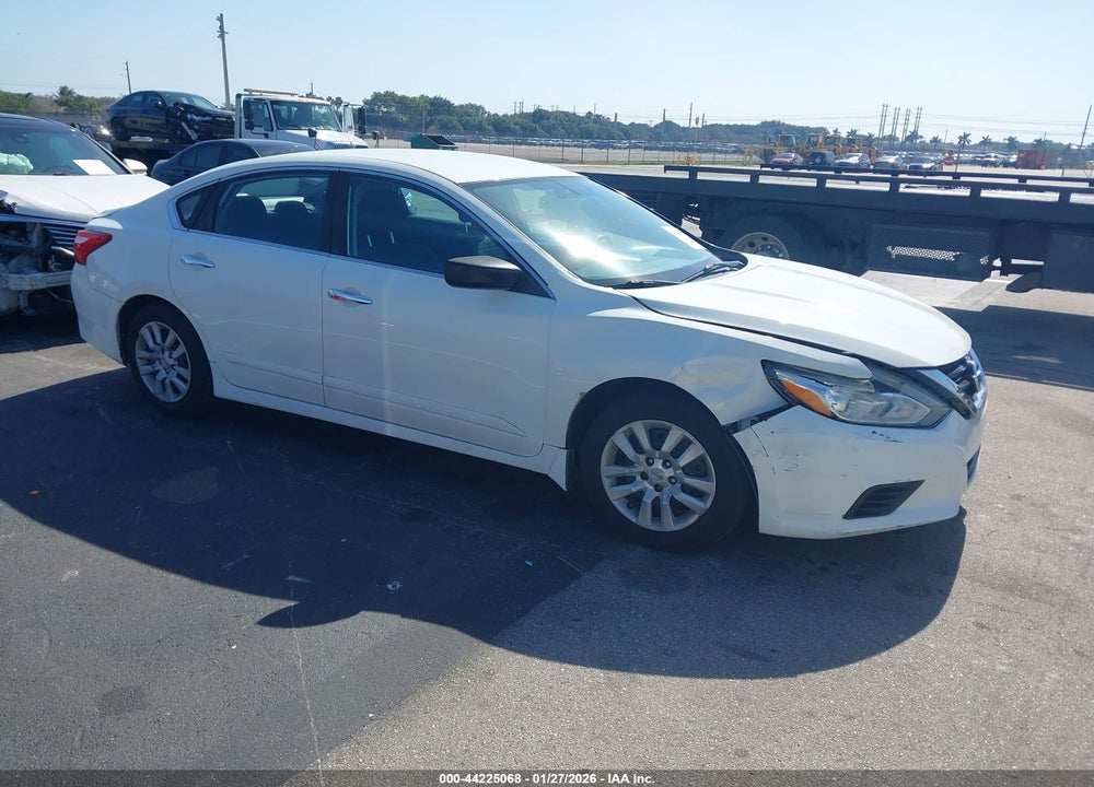 2017 NISSAN ALTIMA VIN: 1N4AL3AP8HC215893