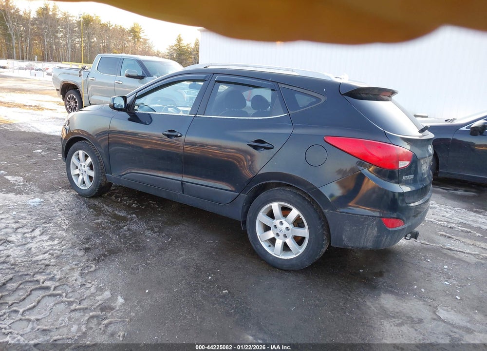 2010 HYUNDAI TUCSON GLS VIN: KM8JUCAC9AU083470
