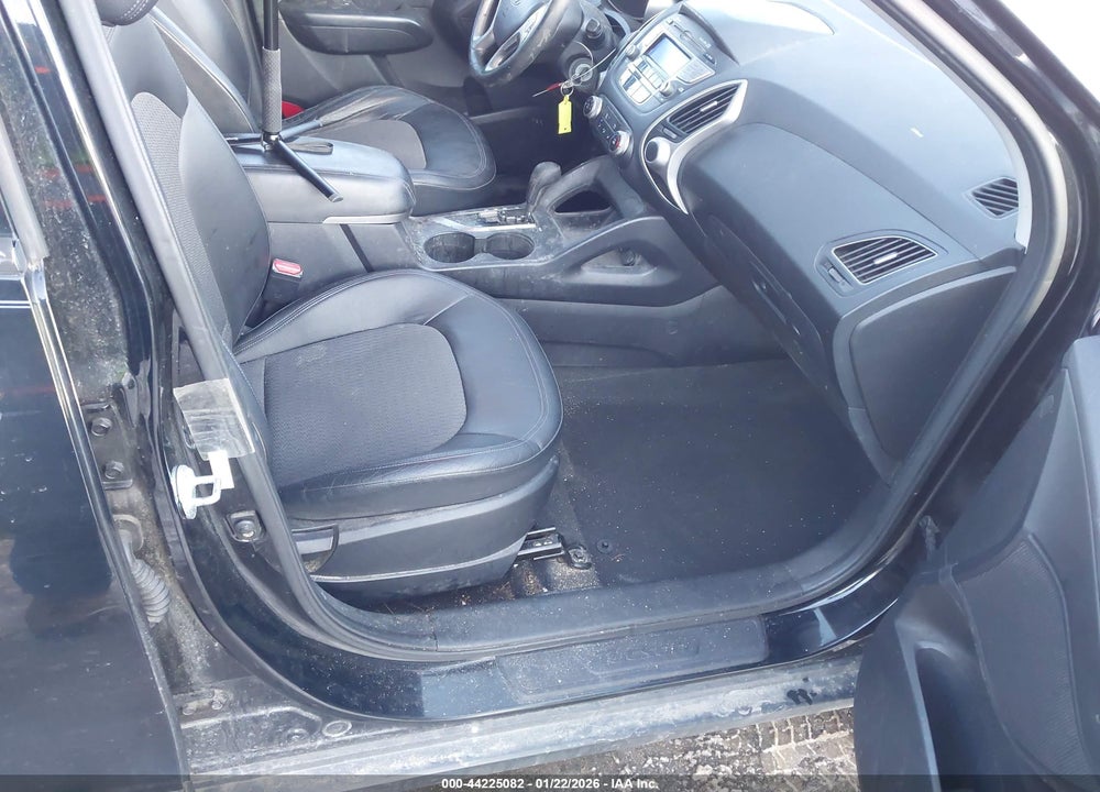 2010 HYUNDAI TUCSON GLS VIN: KM8JUCAC9AU083470