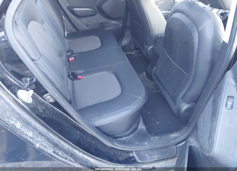 2010 HYUNDAI TUCSON GLS VIN: KM8JUCAC9AU083470