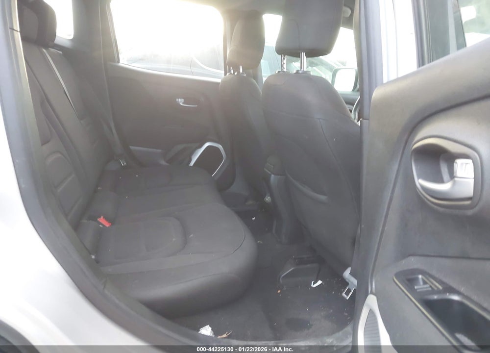 2018 JEEP RENEGADE LATITUDE FWD VIN: ZACCJABB1JPJ46589