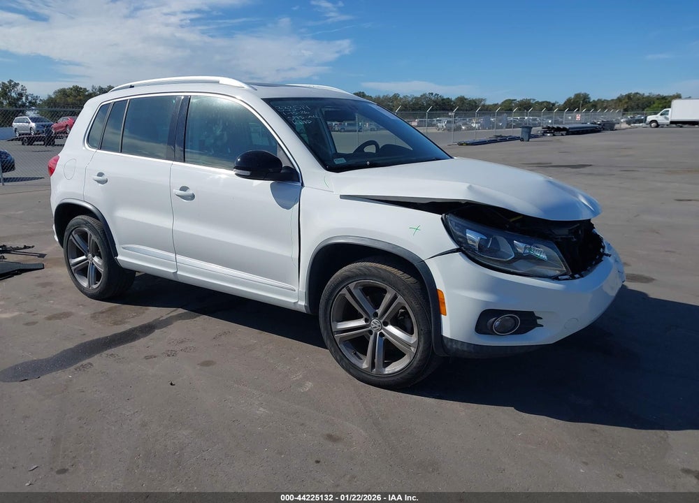 2017 VOLKSWAGEN TIGUAN 2.0T SPORT VIN: WVGTV7AX7HK012645