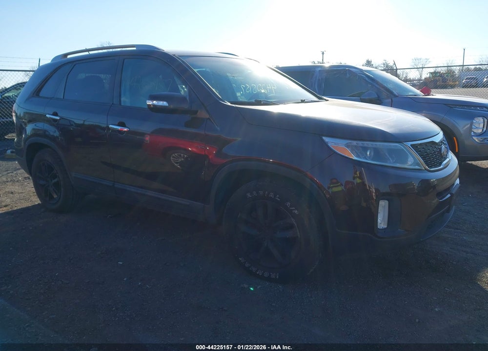 2014 KIA SORENTO LX VIN: 5XYKT3A65EG433268
