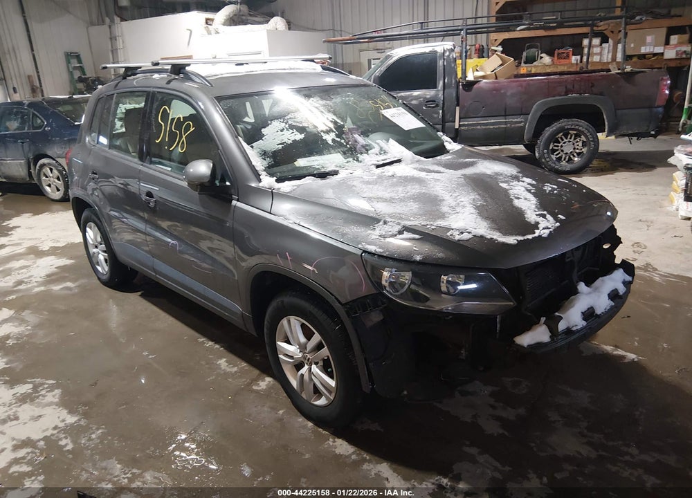 2016 VOLKSWAGEN TIGUAN R-LINE/S/SE/SEL VIN: WVGBV7AX8GW587548