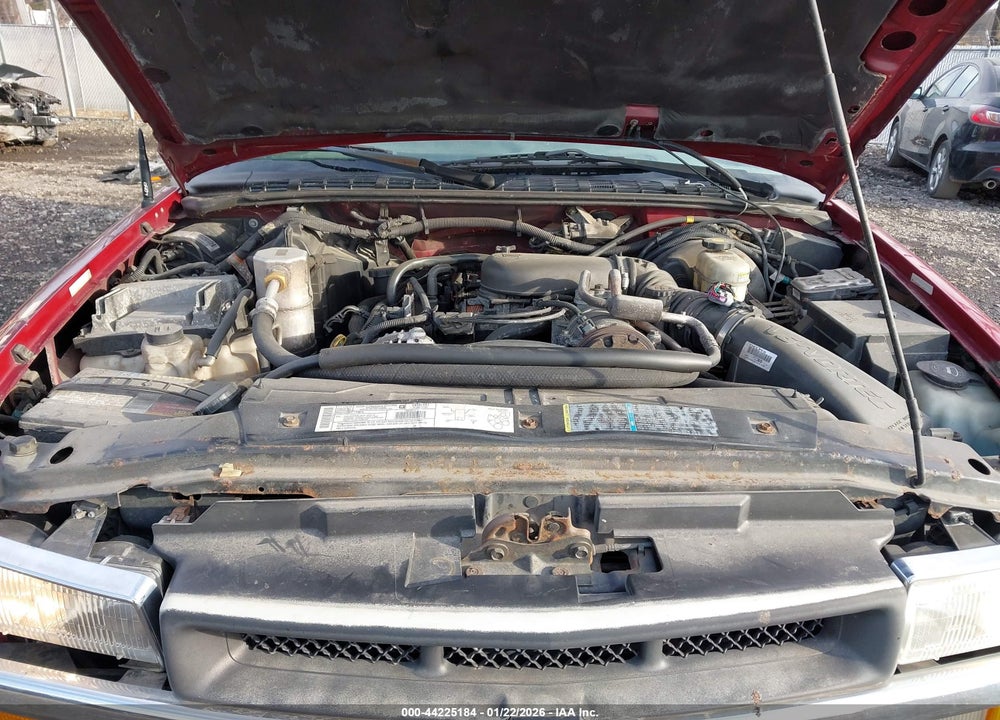 2002 CHEVROLET S-10 LS VIN: 1GCDT19W628184581
