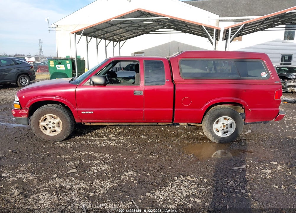 2002 CHEVROLET S-10 LS VIN: 1GCDT19W628184581