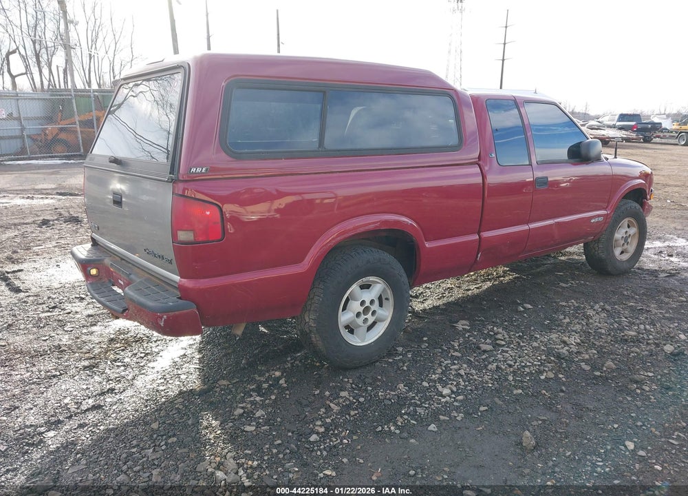 2002 CHEVROLET S-10 LS VIN: 1GCDT19W628184581