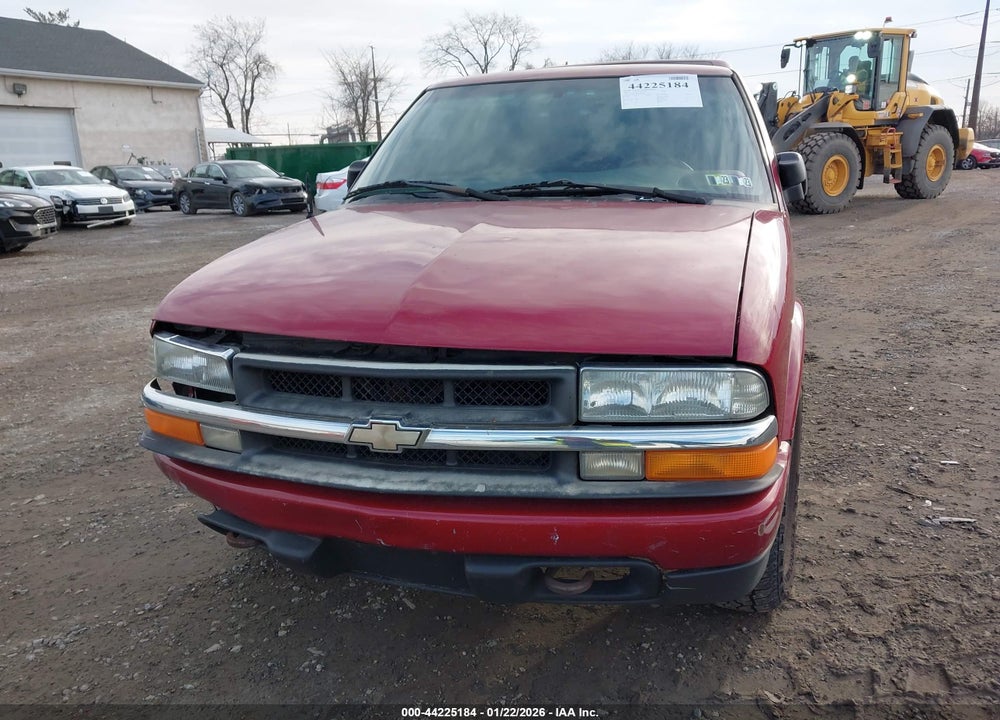 2002 CHEVROLET S-10 LS VIN: 1GCDT19W628184581