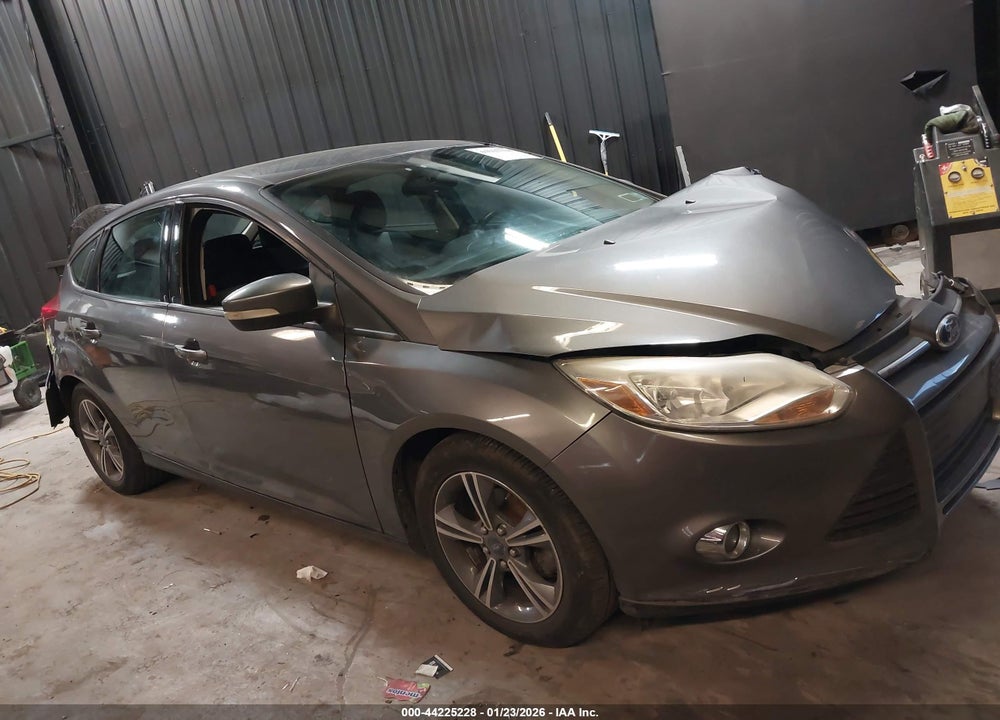 2014 FORD FOCUS SE VIN: 1FADP3K27EL215531