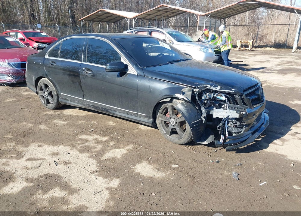 2011 MERCEDES-BENZ C 300 SPORT 4MATIC VIN: WDDGF8BB1BR186033