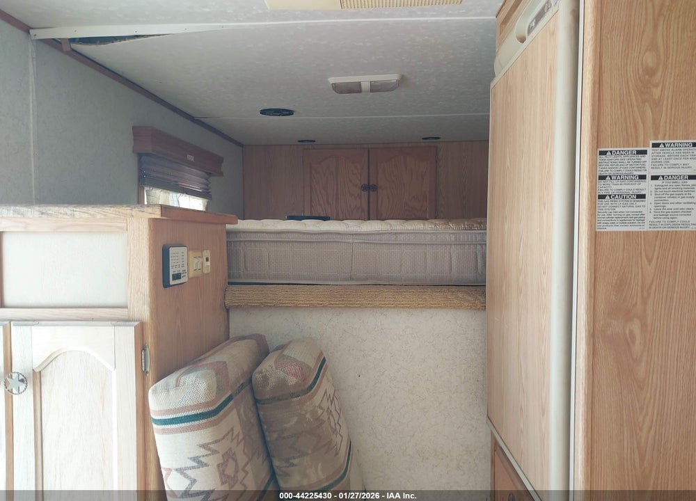 2004 CHARMAC YUKON 3 STALL HORSE TRAILER VIN: 4RYH182064T111229
