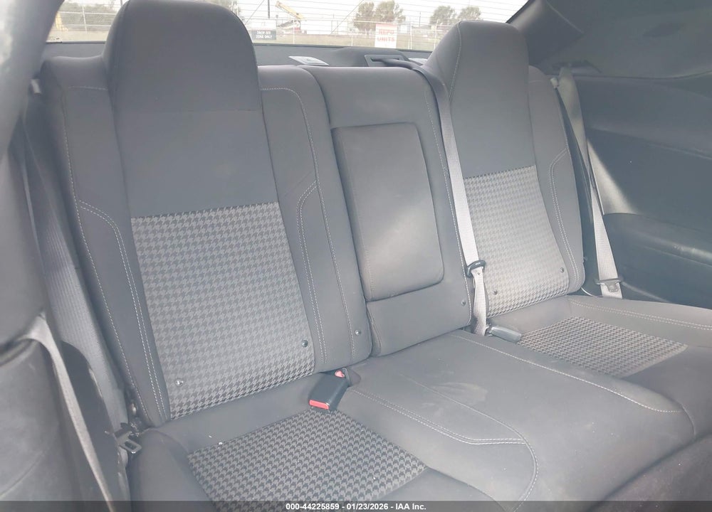 2019 DODGE CHALLENGER SXT VIN: 2C3CDZAG5KH687769