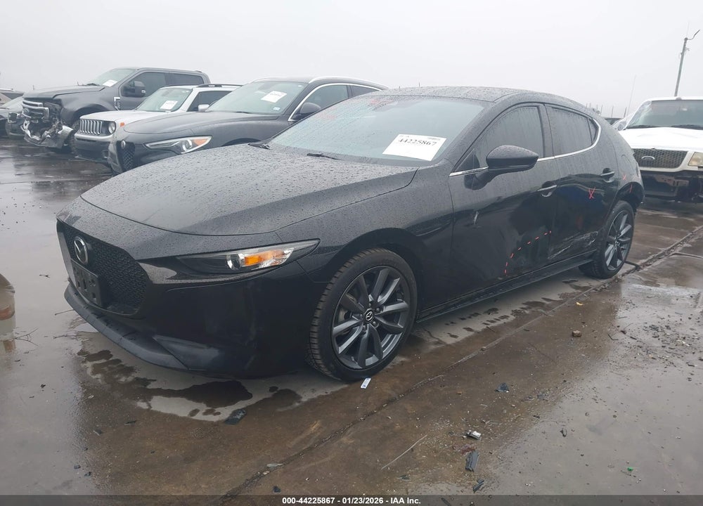 2019 MAZDA 3 PREFERRED PACKAGE VIN: JM1BPAMMXK1136110