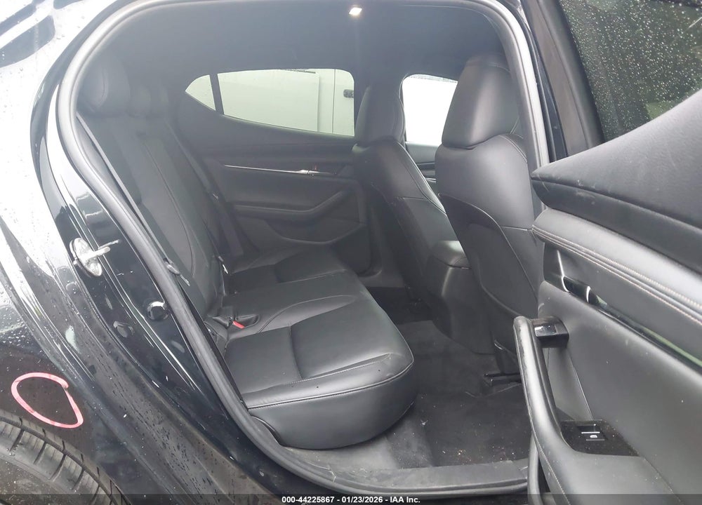 2019 MAZDA 3 PREFERRED PACKAGE VIN: JM1BPAMMXK1136110