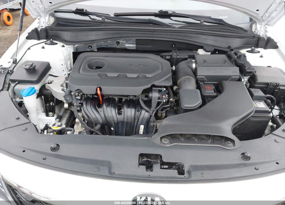 2019 KIA OPTIMA S VIN: 5XXGT4L36KG359390