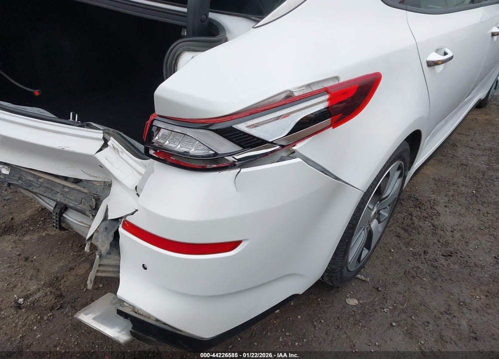 2019 KIA OPTIMA S VIN: 5XXGT4L36KG359390
