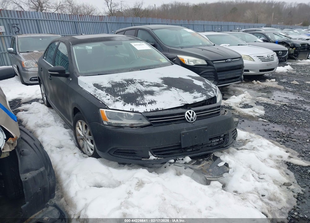 2014 VOLKSWAGEN JETTA 1.8T SE VIN: 3VWD17AJXEM418906