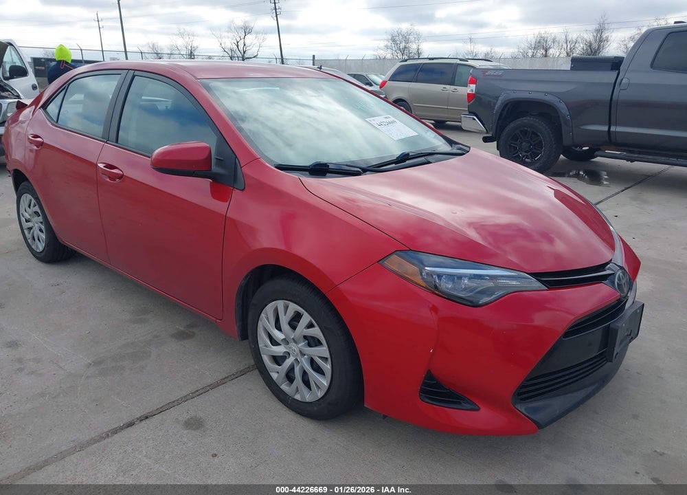 2018 TOYOTA COROLLA LE VIN: 5YFBURHE9JP770593
